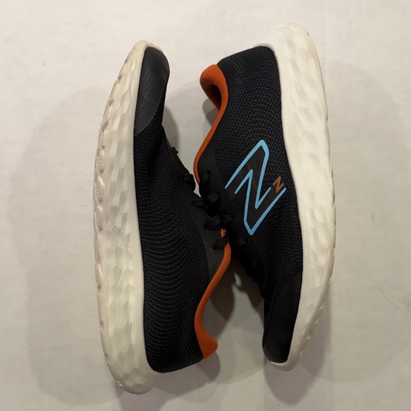 New Balance Fresh Foam 520v8 Sneakers - Black/Orange - Men's Size 6.5 or Boys' 6 - Picture 3 of 8